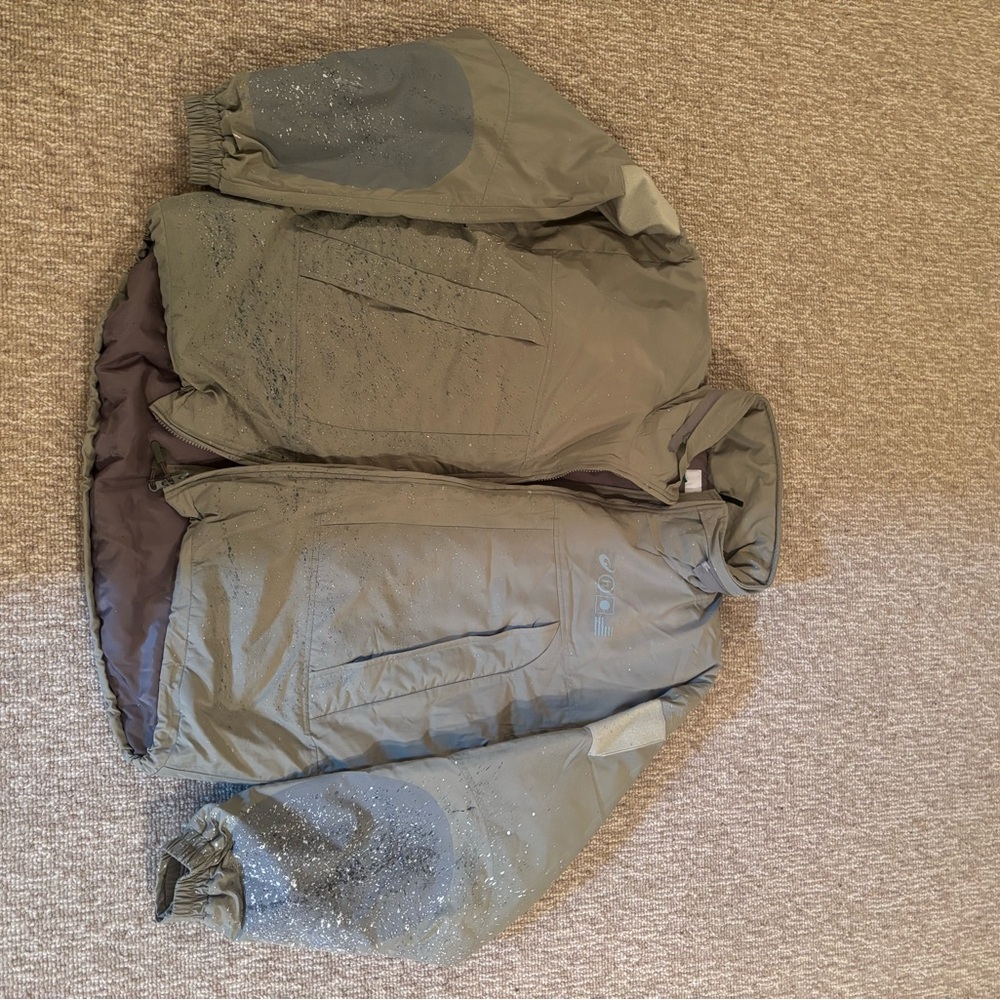 Hidden Gray Jacket - Picture 2 of 4